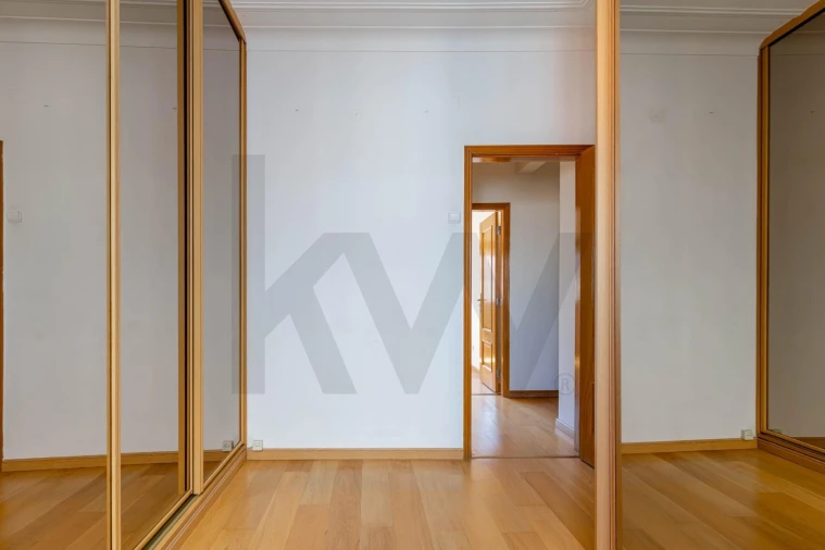 Apartamento T3 para Arrendamento em Almada, Cova da Piedade, Pragal e Cacilhas Foto 3