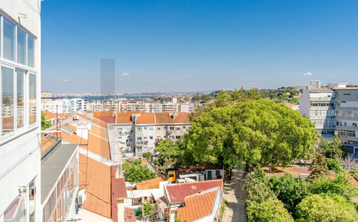 Apartamento T3 para Arrendamento em Almada, Cova da Piedade, Pragal e Cacilhas Foto 19