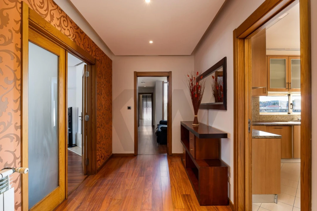 Apartamento T3 para Venda em Paços de Ferreira Foto 1