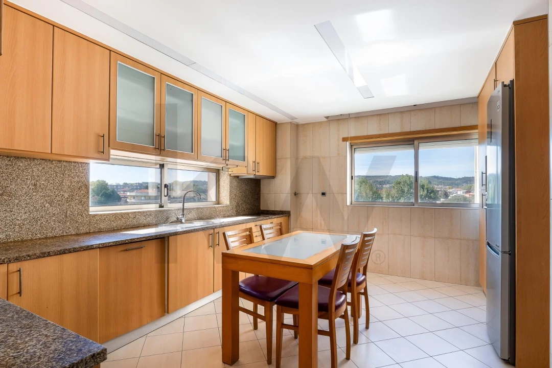 Apartamento T3 para Venda em Paços de Ferreira Foto 6