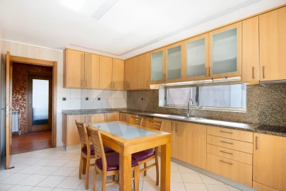 Apartamento T3 para Venda em Paços de Ferreira