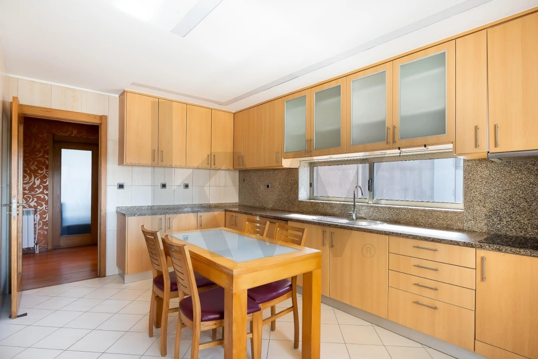Apartamento T3 para Venda em Paços de Ferreira Foto 9