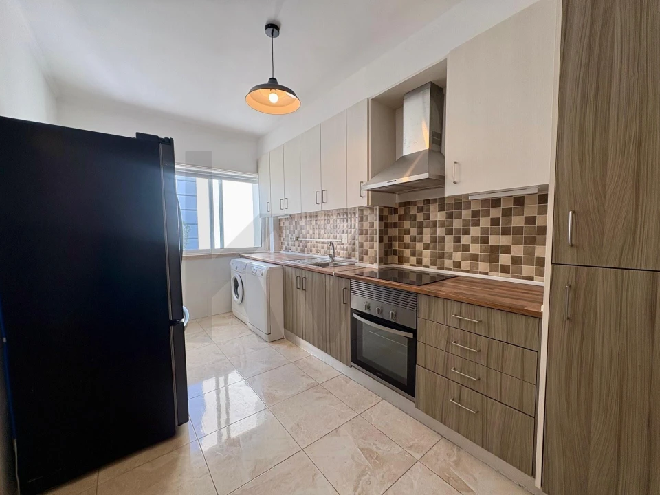 Apartamento T3 para Arrendamento em Oeiras e São Julião da Barra, Paço de Arcos e Caxias Foto 1