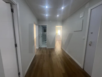 Apartamento T3 para Venda em Falagueira-Venda Nova