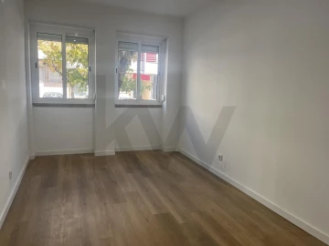 Apartamento T3 para Venda em Falagueira-Venda Nova