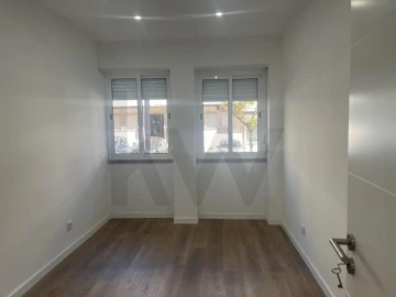 Apartamento T3 para Venda em Falagueira-Venda Nova