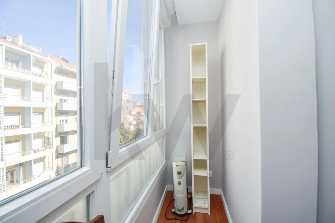 Apartamento T1 para Arrendamento em Areeiro Foto 8