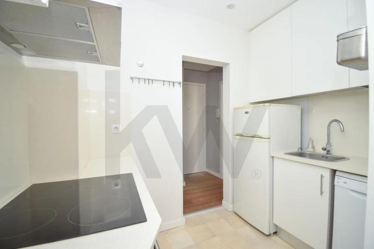 Apartamento T1 para Arrendamento em Areeiro Foto 13