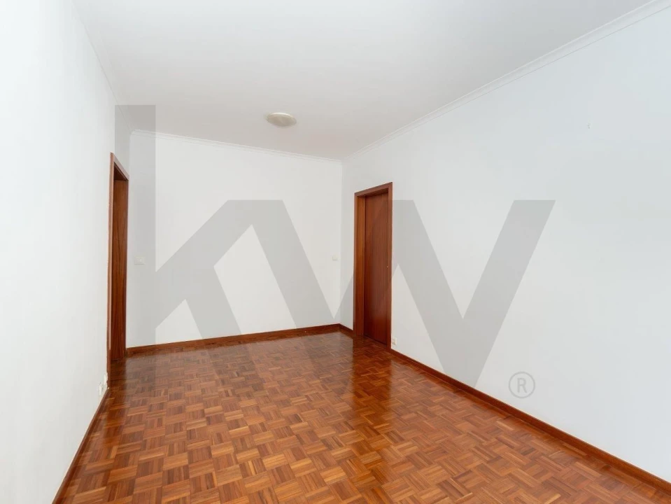 Apartamento T1 para Arrendamento em Carnide Foto 11