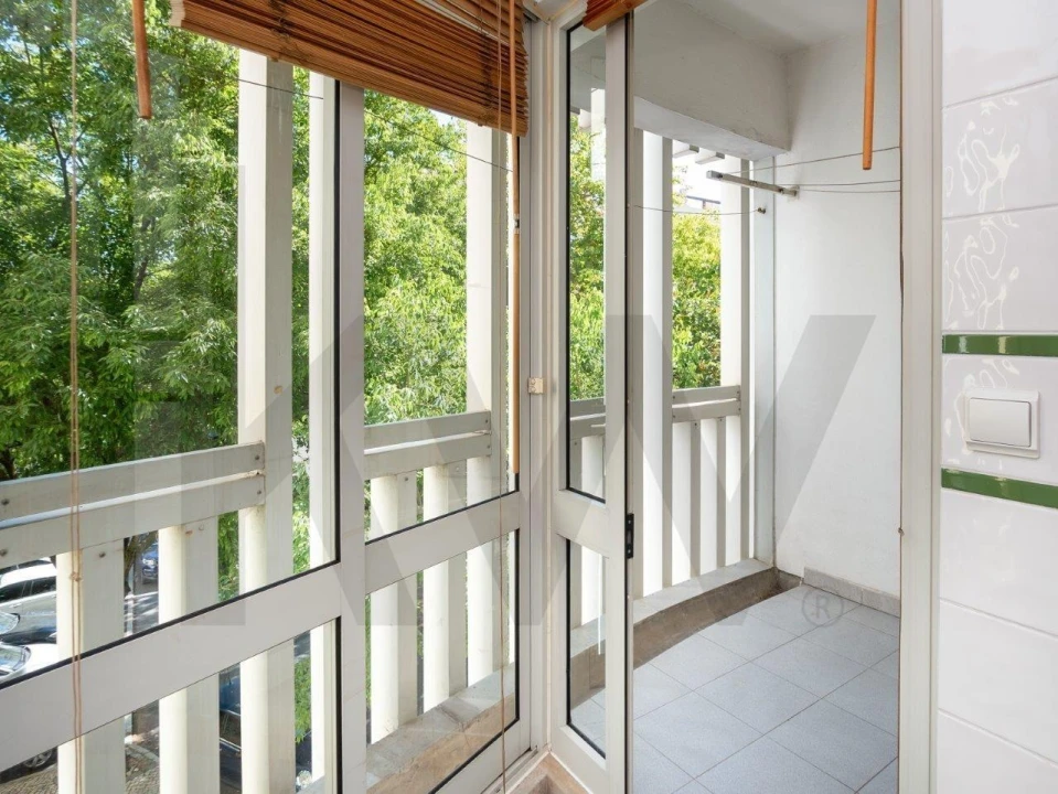 Apartamento T1 para Arrendamento em Carnide Foto 6