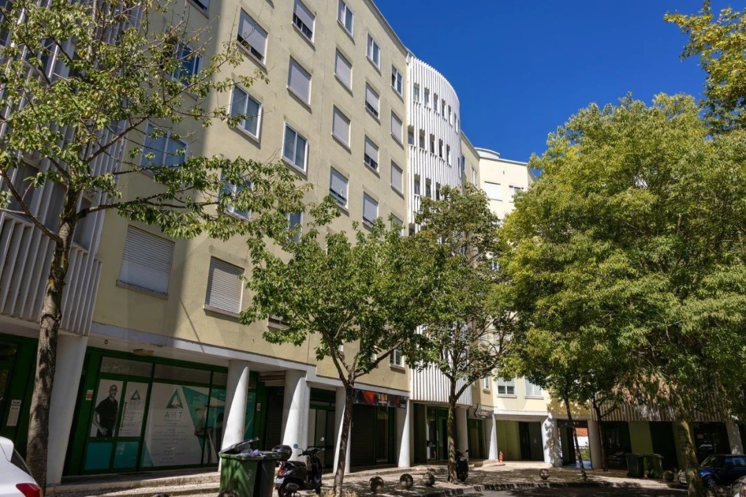 Apartamento T1 para Arrendamento em Carnide Foto 26