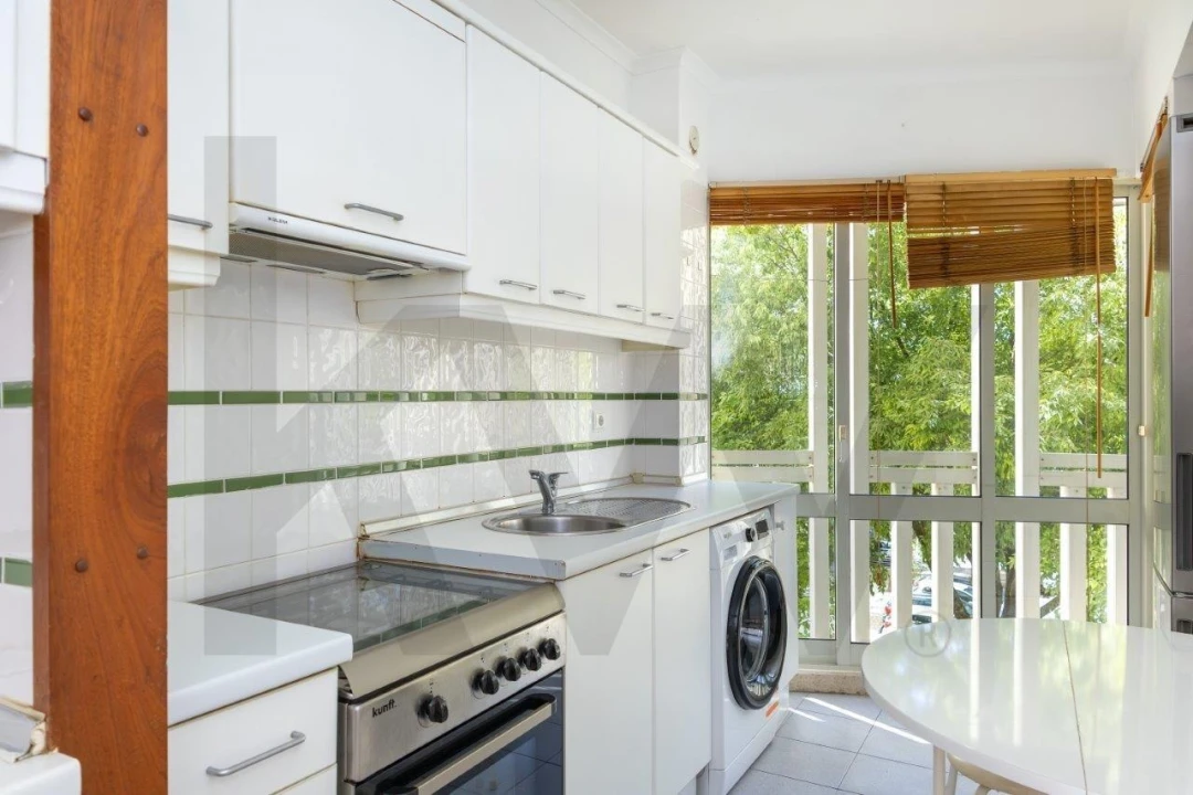 Apartamento T1 para Arrendamento em Carnide Foto 1
