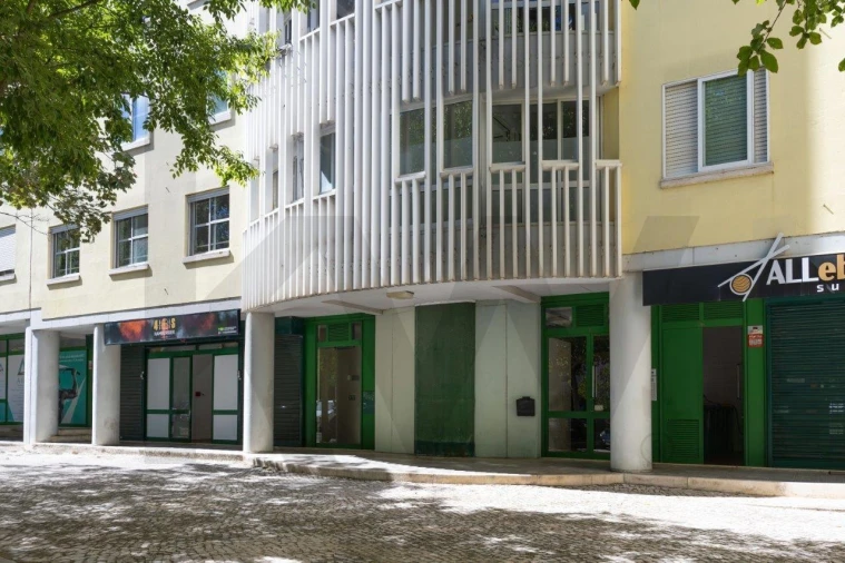 Apartamento T1 para Arrendamento em Carnide Foto 25