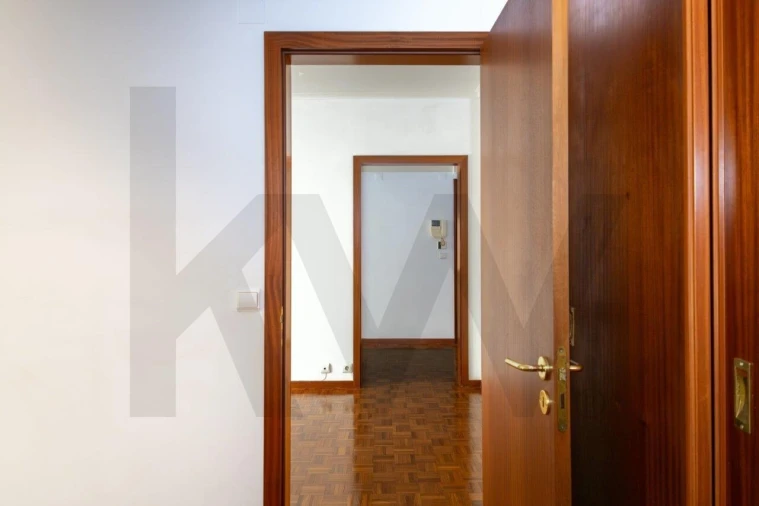 Apartamento T1 para Arrendamento em Carnide Foto 14
