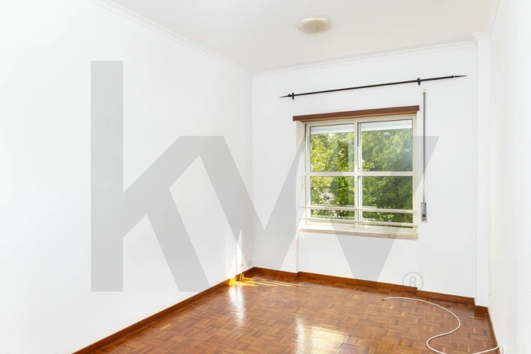 Apartamento T1 para Arrendamento em Carnide Foto 13