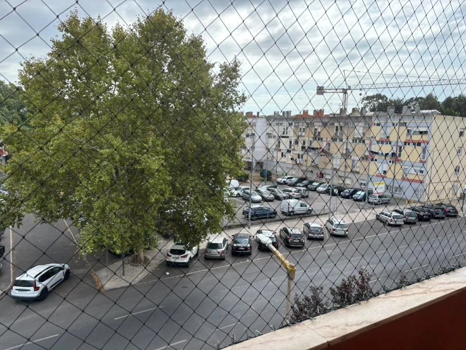 Apartamento T3 para Venda em Pontinha e Famões Foto 4