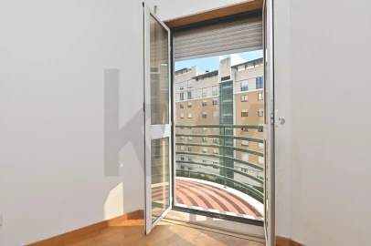Apartamento T3 para Arrendamento em São Domingos de Benfica