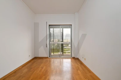 Apartamento T3 para Arrendamento em São Domingos de Benfica