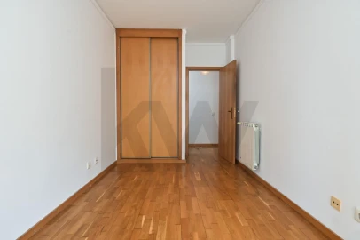 Apartamento T3 para Arrendamento em São Domingos de Benfica