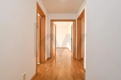 Apartamento T3 para Arrendamento em São Domingos de Benfica