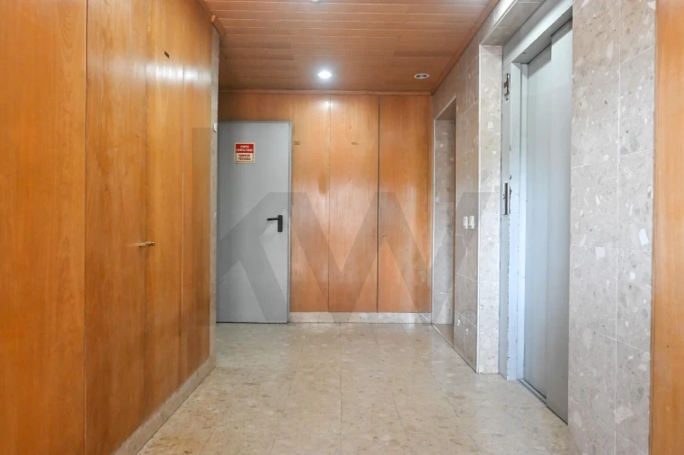 Apartamento T3 para Arrendamento em São Domingos de Benfica Foto 30