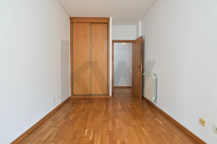 Apartamento T3 para Arrendamento em São Domingos de Benfica Foto 17