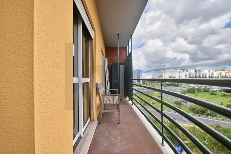 Apartamento T3 para Arrendamento em São Domingos de Benfica Foto 4