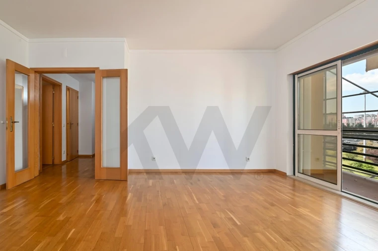 Apartamento T3 para Arrendamento em São Domingos de Benfica Foto 9