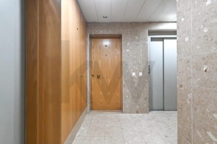 Apartamento T3 para Arrendamento em São Domingos de Benfica Foto 27