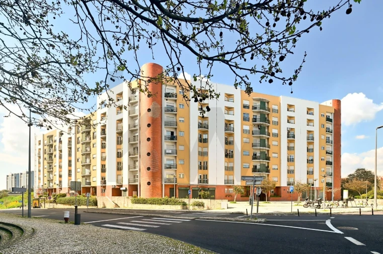 Apartamento T3 para Arrendamento em São Domingos de Benfica Foto 31