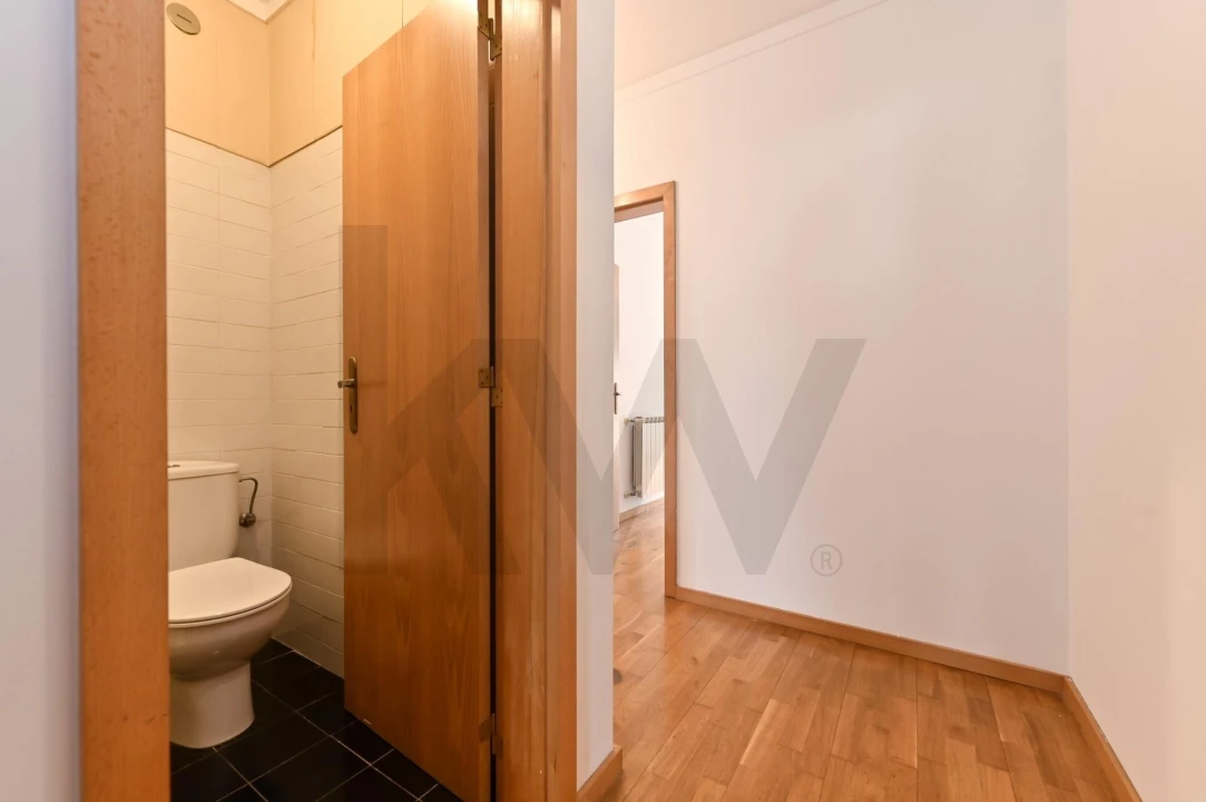 Apartamento T3 para Arrendamento em São Domingos de Benfica Foto 12