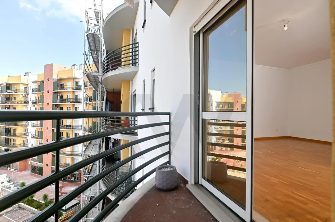 Apartamento T3 para Arrendamento em São Domingos de Benfica Foto 11