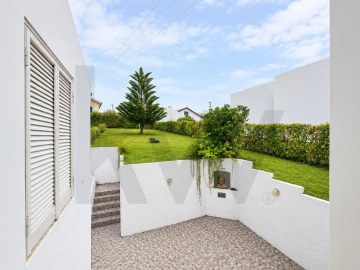 Moradia T7 para Venda em Ponta Garça