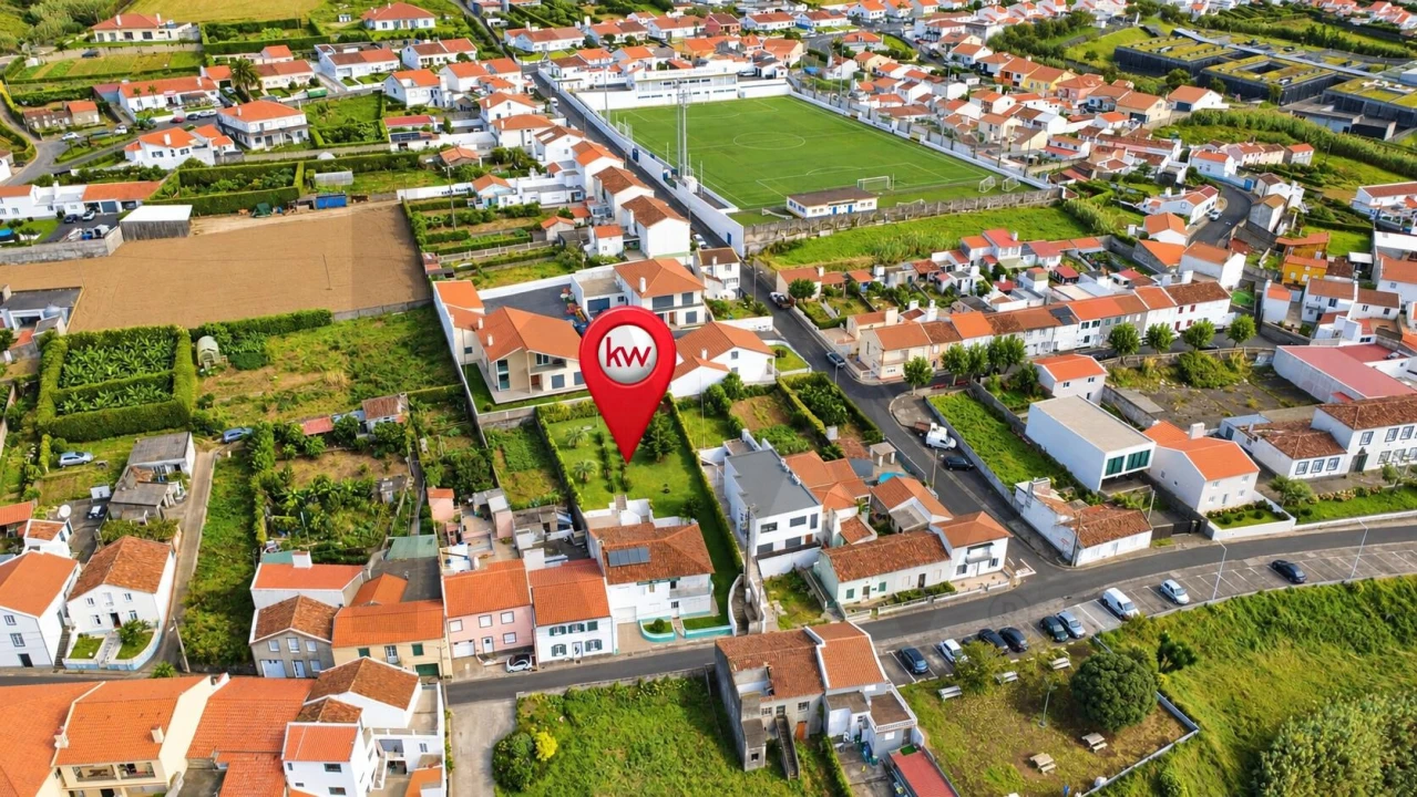 Moradia T7 para Venda em Ponta Garça Foto 9