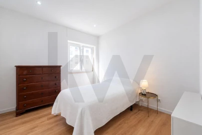 Apartamento T2 para Venda em Oeiras e São Julião da Barra, Paço de Arcos e Caxias