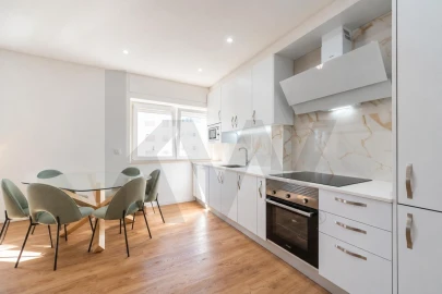 Apartamento T2 para Venda em Oeiras e São Julião da Barra, Paço de Arcos e Caxias