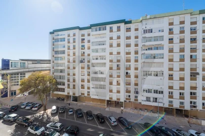 Apartamento T2 para Venda em Oeiras e São Julião da Barra, Paço de Arcos e Caxias