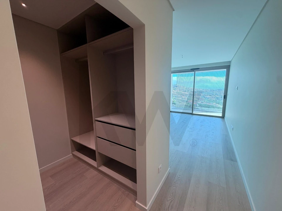 Apartamento T3 para Venda em Estreito de Camara de Lobos Foto 22