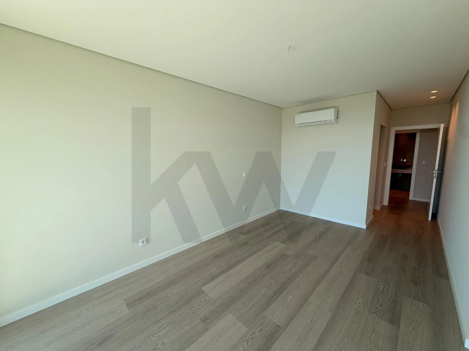 Apartamento T3 para Venda em Estreito de Camara de Lobos Foto 13