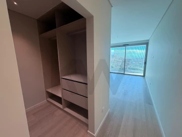 Apartamento T3 para Venda em Estreito de Camara de Lobos