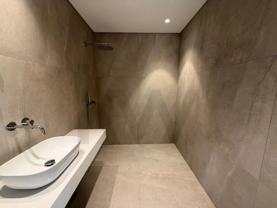 Apartamento T3 para Venda em Estreito de Camara de Lobos Foto 17