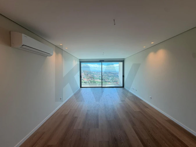 Apartamento T3 para Venda em Estreito de Camara de Lobos Foto 2