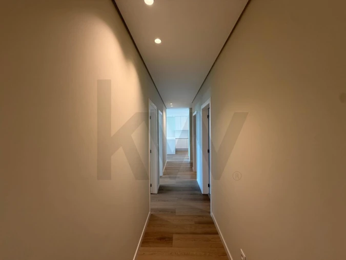 Apartamento T3 para Venda em Estreito de Camara de Lobos Foto 24