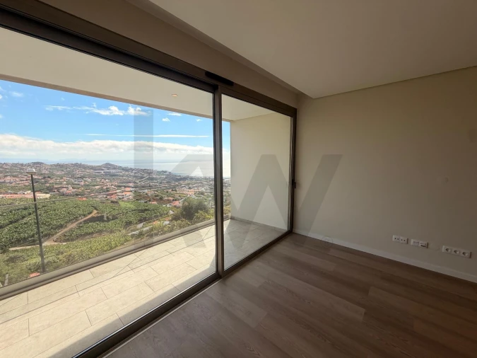 Apartamento T3 para Venda em Estreito de Camara de Lobos Foto 4