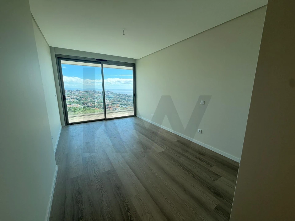 Apartamento T3 para Venda em Estreito de Camara de Lobos Foto 12