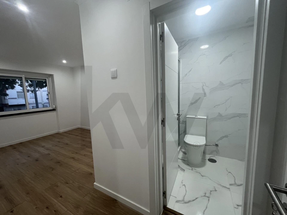 Apartamento T3 para Venda em Venteira Foto 4