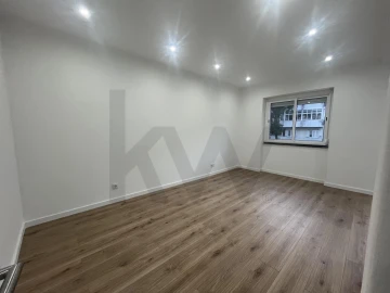 Apartamento T3 para Venda em Venteira