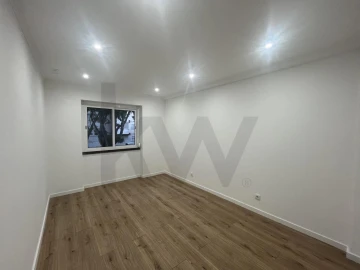 Apartamento T3 para Venda em Venteira