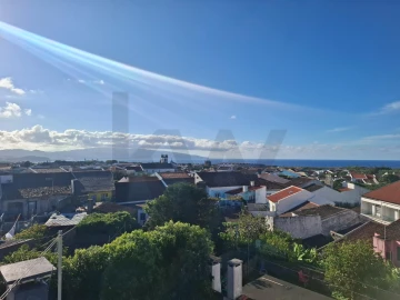 Moradia T2 para Venda em Ribeirinha