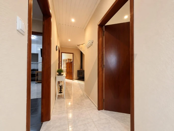 Moradia T2 para Venda em Ribeirinha Foto 2